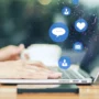 página web vs Facebook para negocios locales